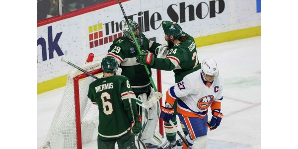 Le Wild du Minnesota dans une situation difficile ne renonce pas à sa volonté de gagner Le Wild du Minnesota dans une situation difficile ne renonce pas à sa volonté de gagner